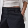 Krátké šortky khaki se středně vysokým pasem