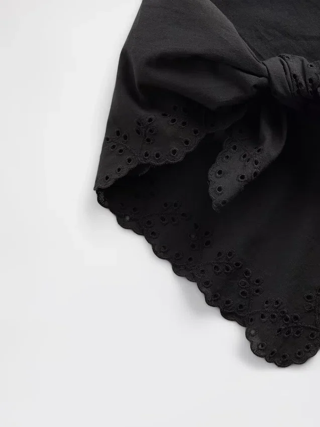 Šála typu bandana z 100 % bavlny s očky