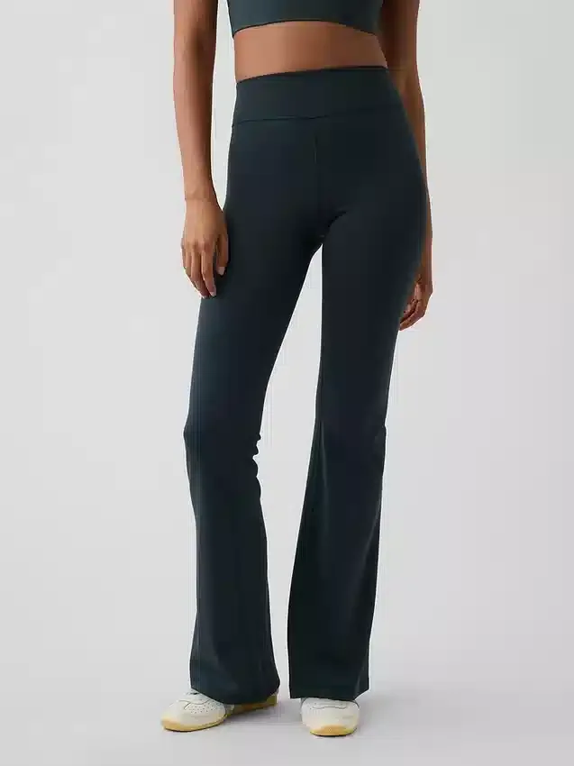 Legíny GapFit Smooth s vysokým pasem a zúženými nohavicemi