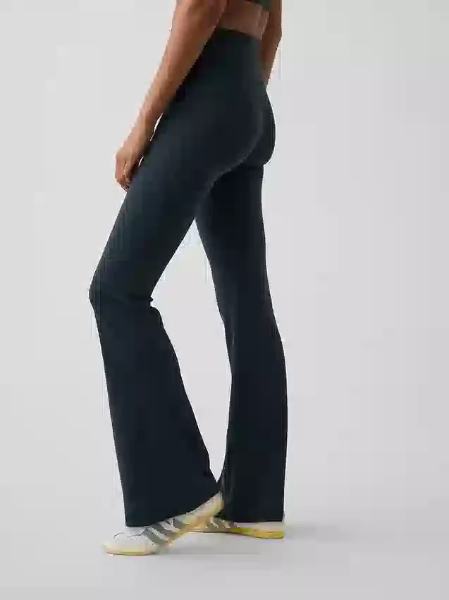 Legíny GapFit Smooth s vysokým pasem a zúženými nohavicemi