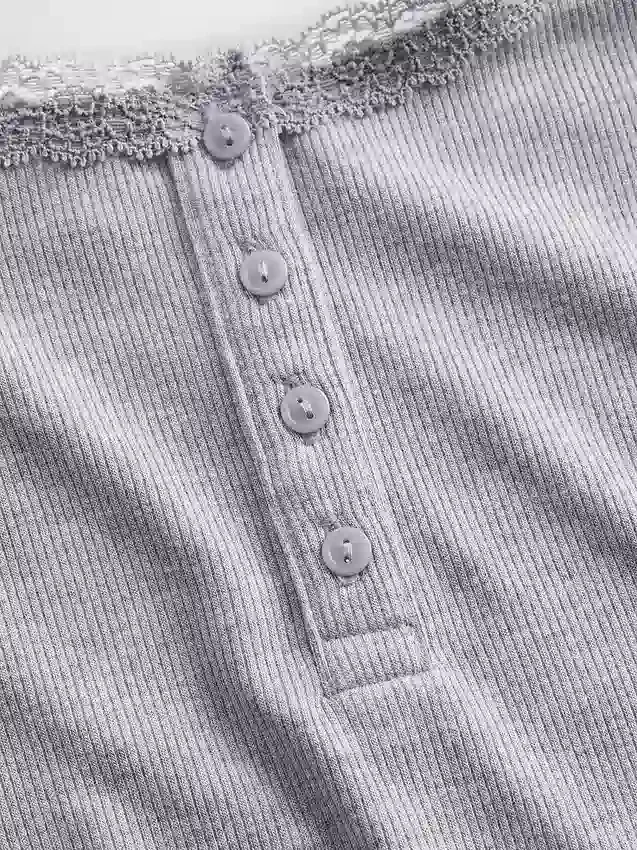 Mini žebrované krajkové pyžamové tílko s výstřihem Henley
