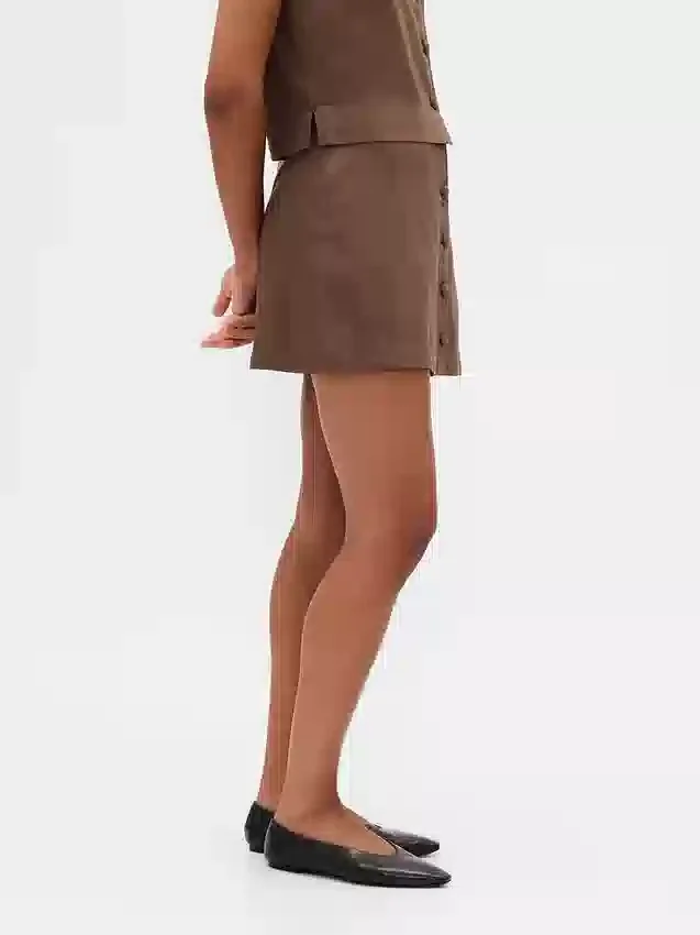 Mini sukně-šortky s knoflíky vpředu ze směsi lnu