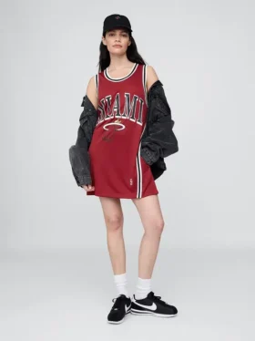 Minišaty z recyklovaného dresu NBA Miami Heat