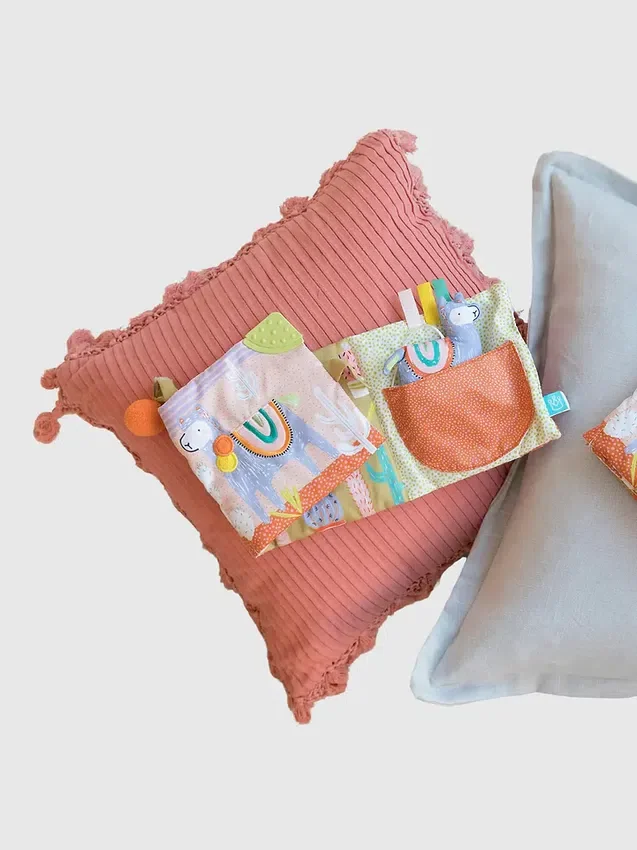 Měkká aktivní knížka s lamou