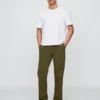 Moderní rovné khaki kalhoty