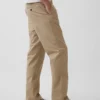 Moderní rovné khaki kalhoty