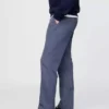 Moderní rovné khaki kalhoty