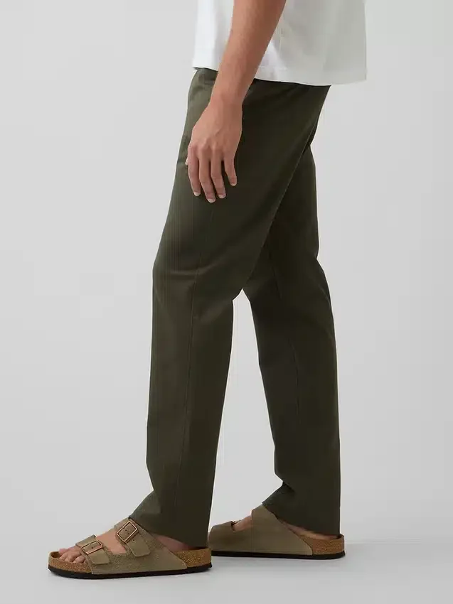 Moderní rovné khaki kalhoty