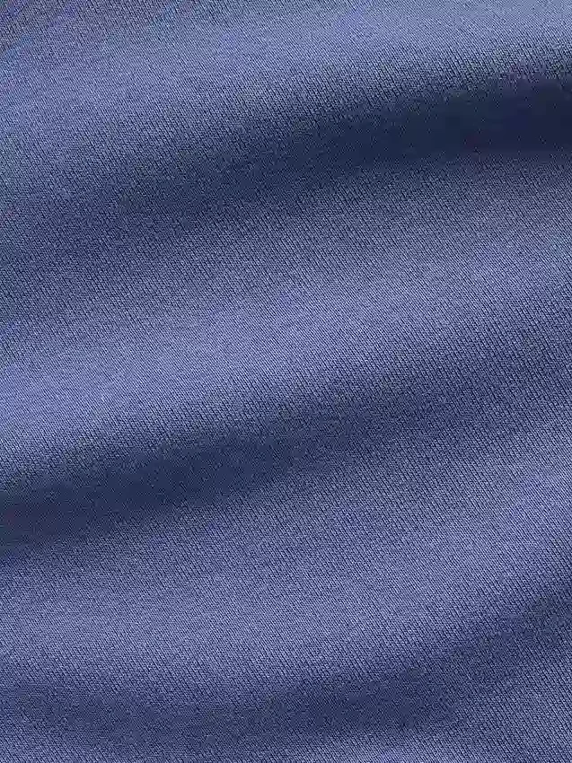 Moderní tílko s vysokým límcem
