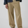 Moderní volné khaki kalhoty