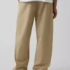 Moderní volné khaki kalhoty