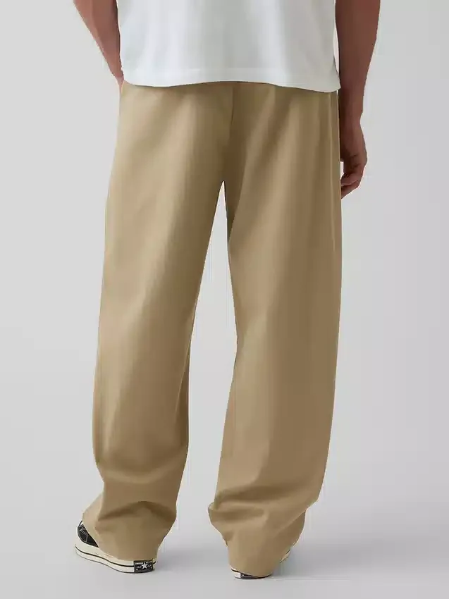 Moderní volné khaki kalhoty