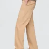 Moderní volné khaki kalhoty ve stylu 90. let