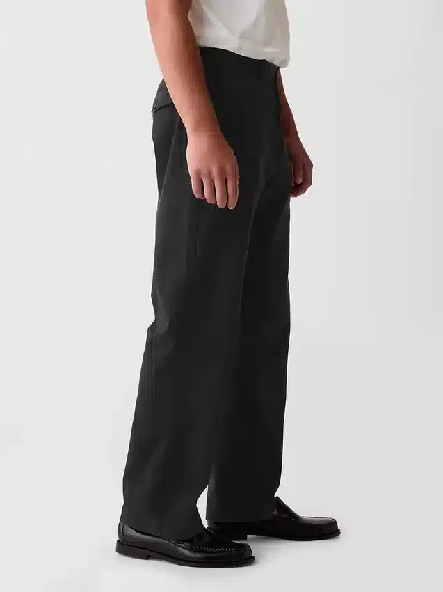 Moderní volné khaki kalhoty ve stylu 90. let