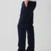 Moderní úzké khaki kalhoty