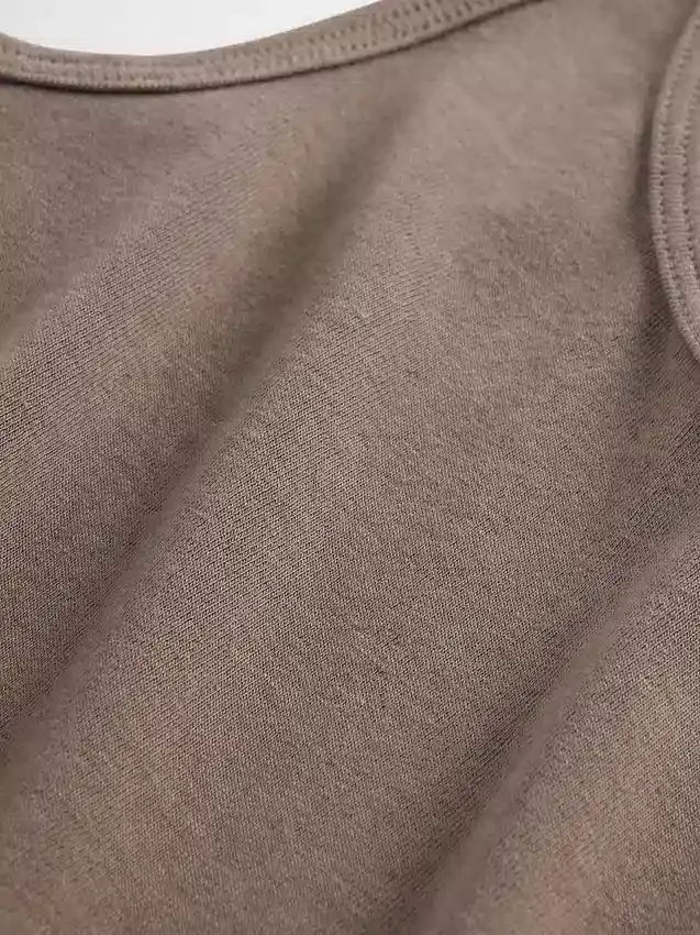 Moderní zkrácené tílko