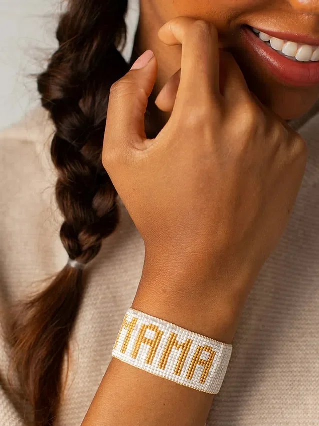 Náramek Hart White and Gold Mama