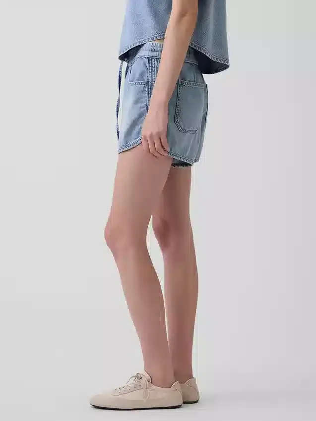 Šortky Easy Dolphin z ultrajemného denimu se středně vysokým pasem