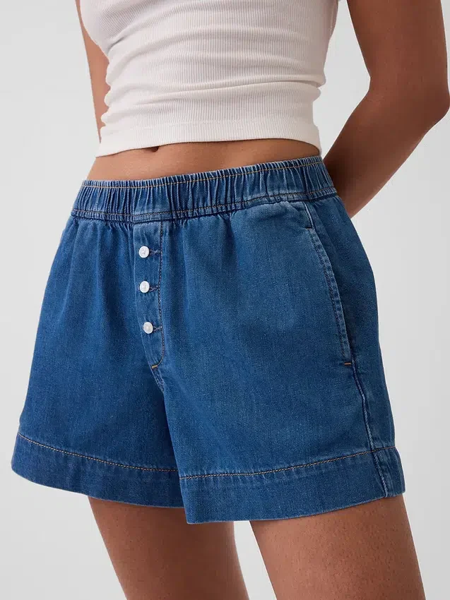 Šortky z ultrajemného denimu se středně vysokým pasem