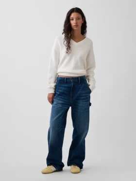 Oversized svetr s výstřihem do V z materiálu CashSoft