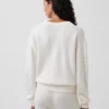 Oversized svetr s výstřihem do V z materiálu CashSoft