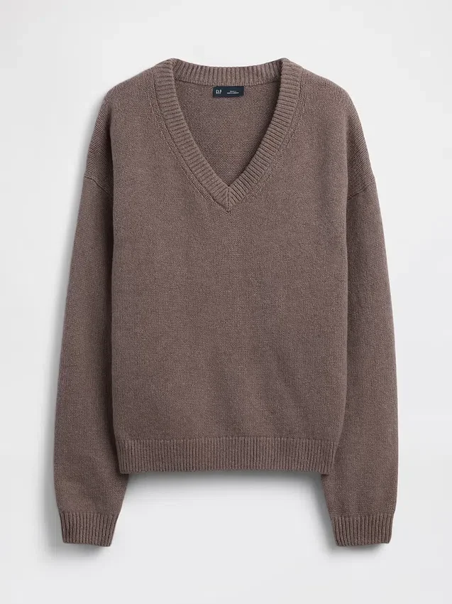 Oversized svetr s výstřihem do V z materiálu CashSoft