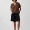 Oversized top z bavlněné gázy s rozparkem u krku