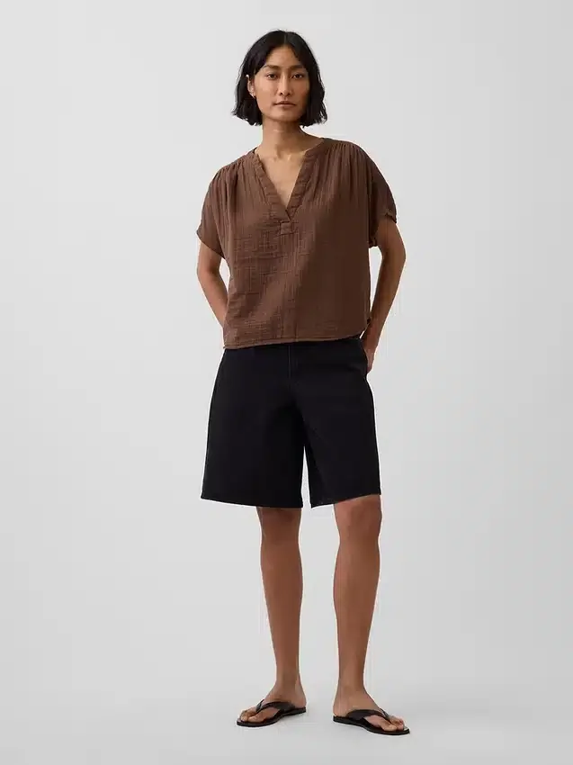 Oversized top z bavlněné gázy s rozparkem u krku