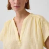 Oversized top z bavlněné gázy s rozparkem u krku