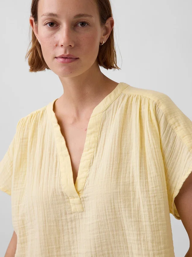 Oversized top z bavlněné gázy s rozparkem u krku
