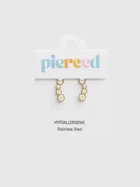 Pierced Co – přívěsek s motivem sedmikrásky pro náušnice typu „huggie“