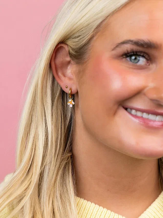 Pierced Co – přívěsky ve tvaru zahradních hub pro náušnice typu „huggie“