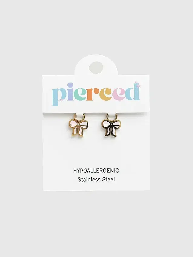 Pierced Co Růžový přívěsek s mašlí pro náušnice typu „huggie“