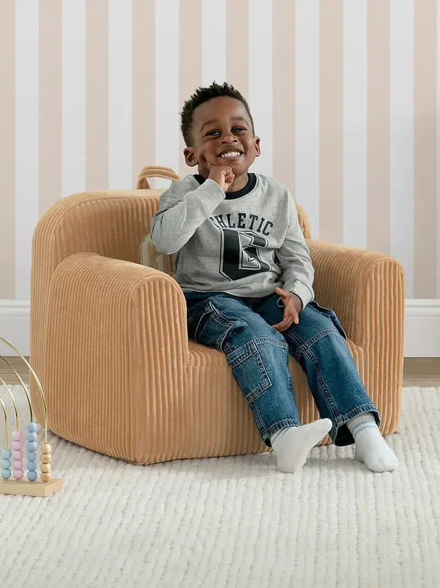 Pěnová židlička babyGap s žebrovaným velurem a logem