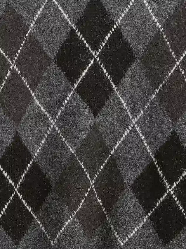 Pohodlný svetr z vlněné směsi s argylovým vzorem