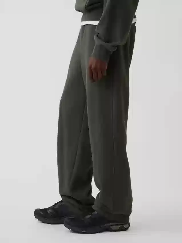 Pohodlné tepláky pro dospělé z těžké látky