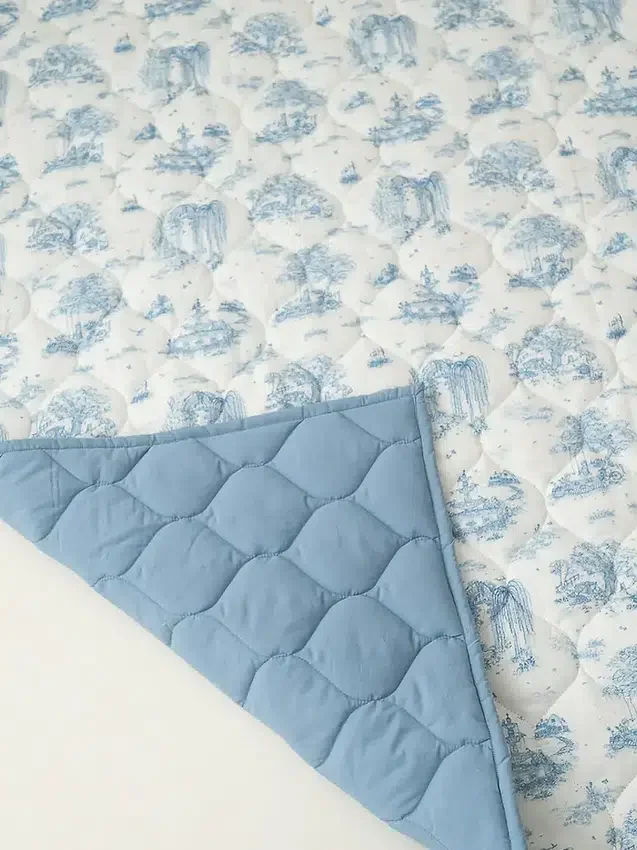 Prošívaná hrací podložka Gilded Bird Spring Toile