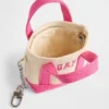 Přívěsek na tašku s logem