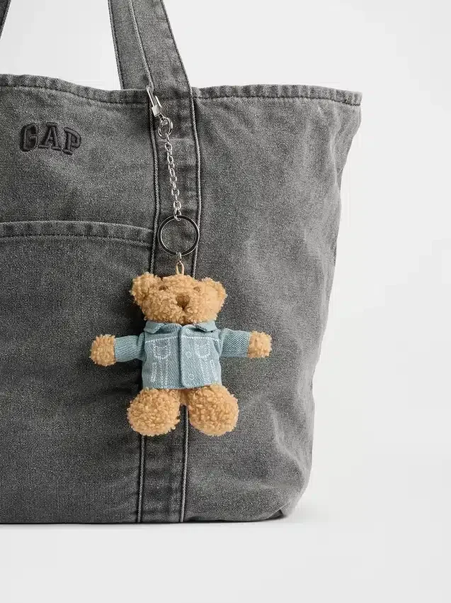 Přívěsek na tašku s motivem džínové bundy Brannan Bear