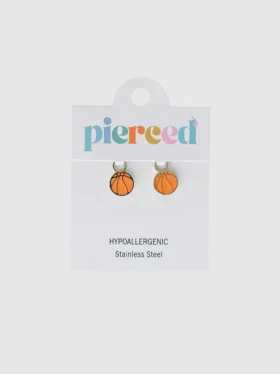 Přívěsek s motivem basketbalového týmu Pierced Co pro náušnice typu „huggie“