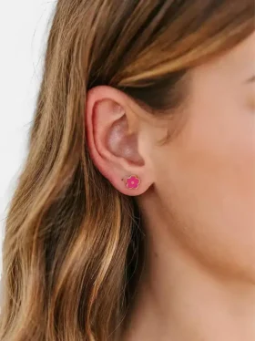 Šroubovací náušnice Pierced Co s květinovým motivem v zářivě růžové barvě