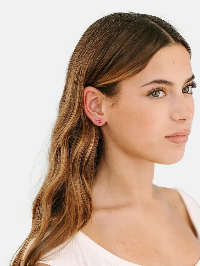 Šroubovací náušnice Pierced Co s květinovým motivem v zářivě růžové barvě