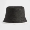 Slaměná čepice typu „bucket“
