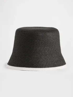 Slaměná čepice typu „bucket“