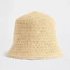 Slaměná čepice typu „bucket“