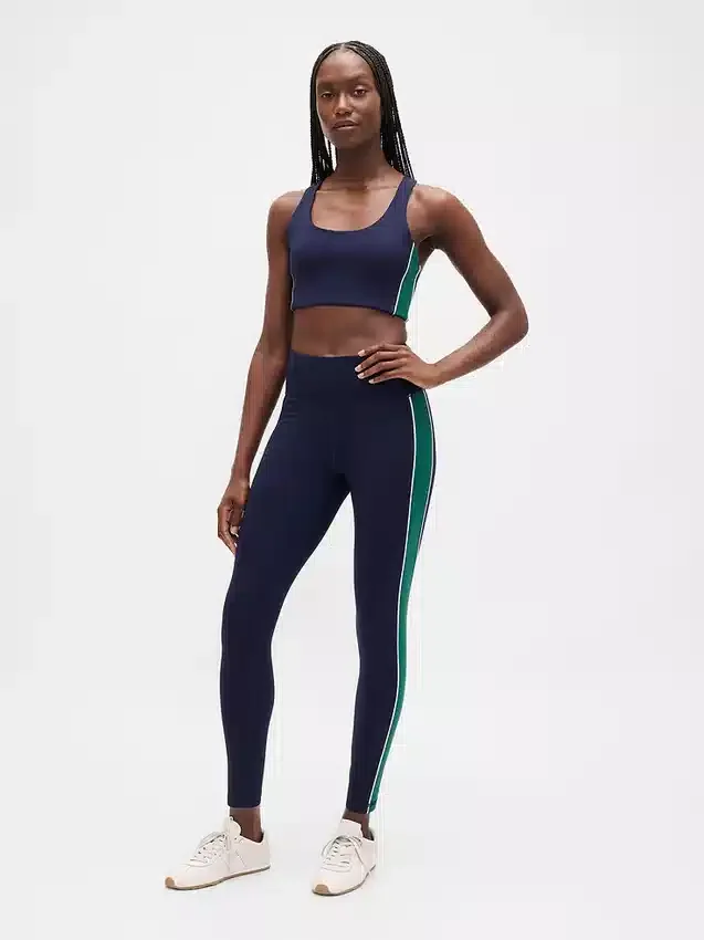 Sportovní podprsenka GapFit Power pro střední zátěž