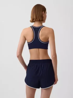 Sportovní podprsenka GapFit Smooth s racerbackem pro střední zátěž