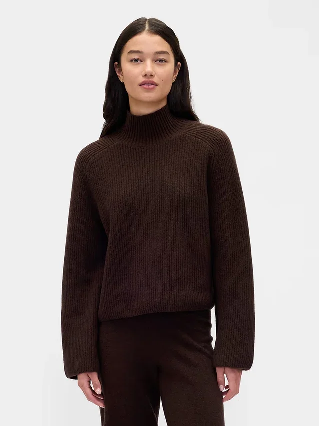 Svetr s rolákem a vzorem „shaker stitch“ z materiálu CashSoft