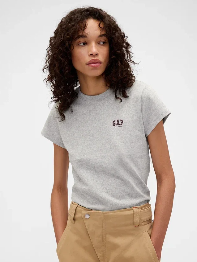 Tričko GAP × Victoria Beckham z organické bavlny s logem