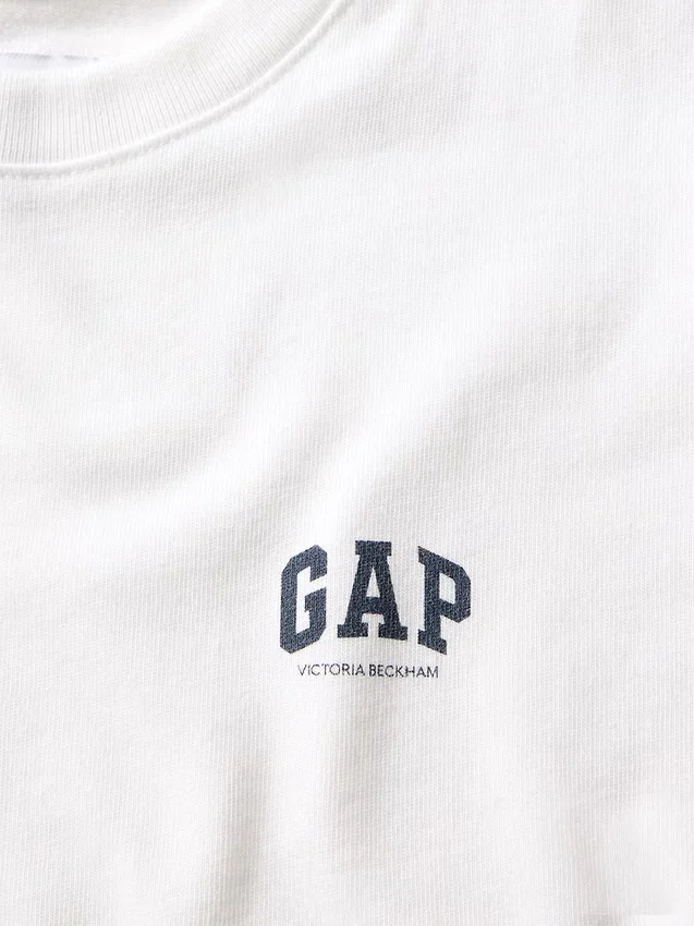 Tričko GAP × Victoria Beckham z organické bavlny s logem